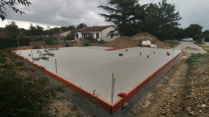 Maison personnalisée Le Fauga. Plancher sur deux rangs de blocs. FJréalisation, Maître d'oeuvre en maison individuelle à Labastidette et Bouloc.