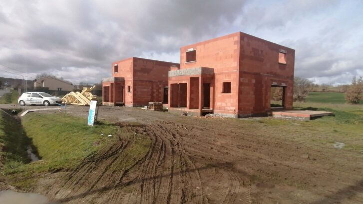 Logements investisseur Eaunes. Charpente livrée. FJréalisation, Maître d'oeuvre en maison individuelle à Labastidette et Bouloc.