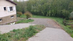 Forte pente du terrain naturel. FJréalisation, Maître d'oeuvre en maison individuelle à Bouloc et Labastidette.