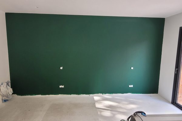 Un autre coloris est utilisé sur un pan de mur.