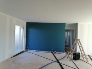 Maison personnalisée Bérat. Réalisation d'une peinture différente sur un pan de mur par rapport au reste de l'habitation.. FJréalisation, Maître d'oeuvre en maison individuelle à Labastidette et Bouloc.