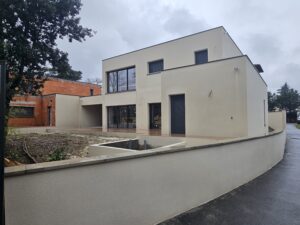 Maison contemporaine avec toit plat
